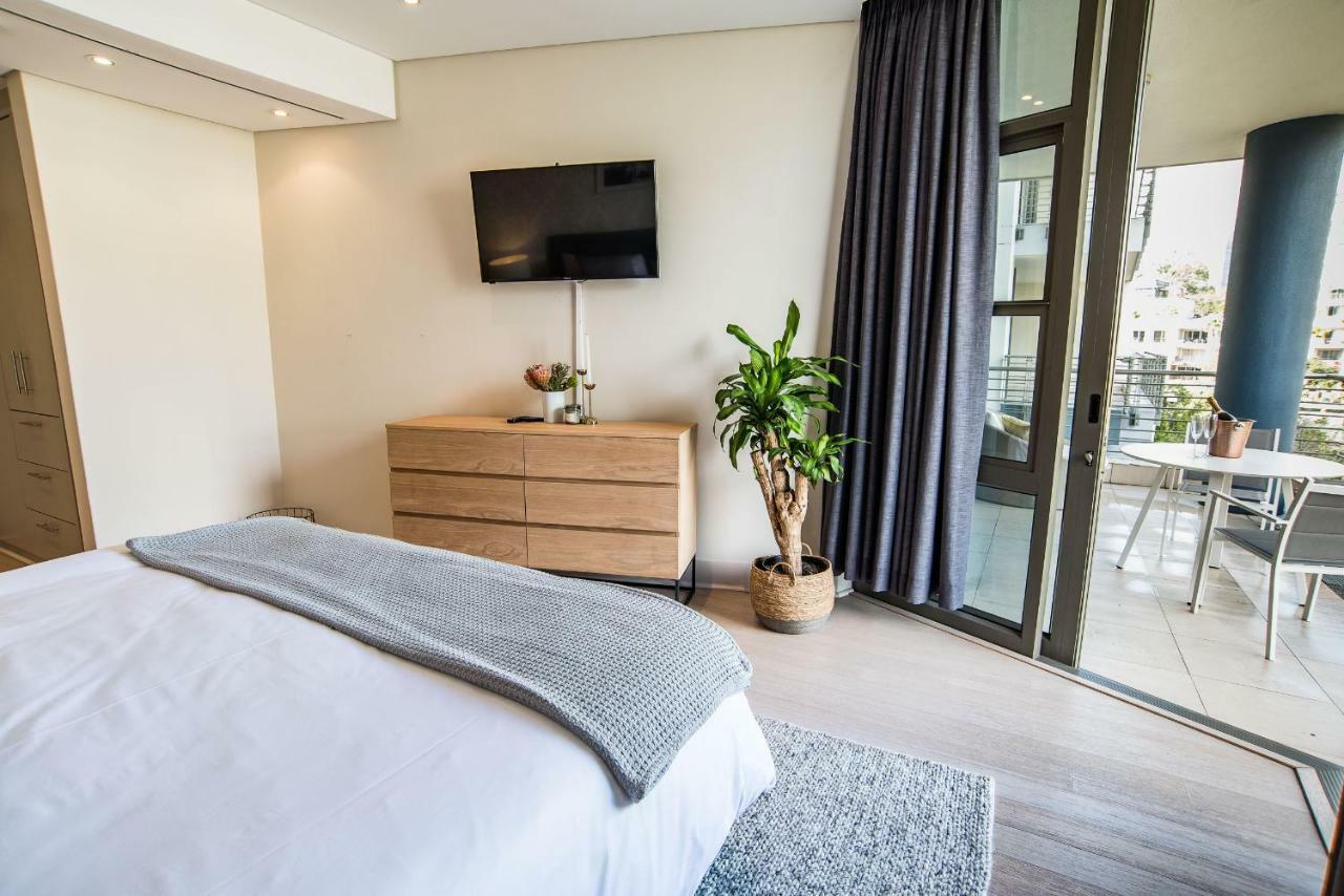 Elegant Waterfront Apartment With No Loadshedding Kapstaden Eksteriør billede